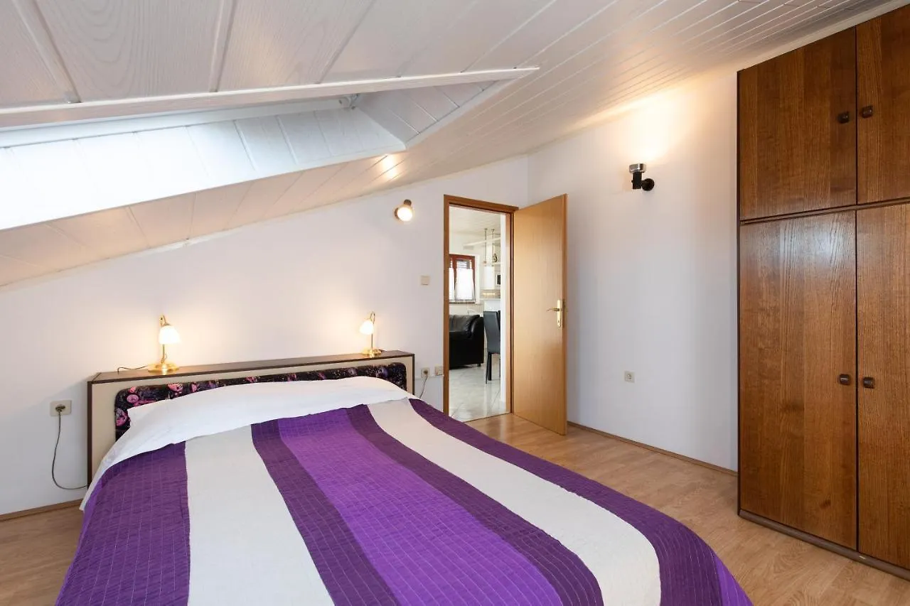 Vukas Apartment Baska  Croatia